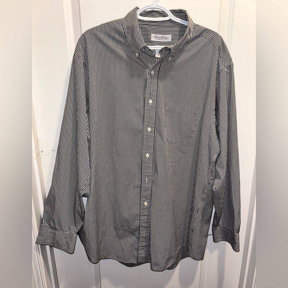 Brooks Brothers Long Sleeve Button Up shirt . Size 17.5 34/35 .